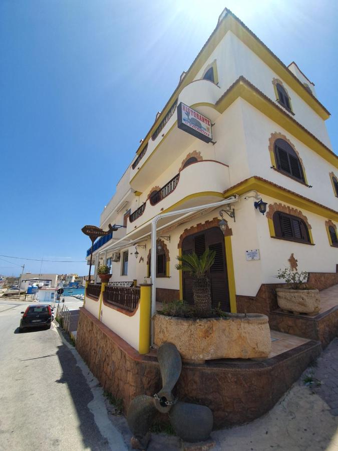 Casa Vacanza Delfino Bianco 兰佩杜萨 客房 照片